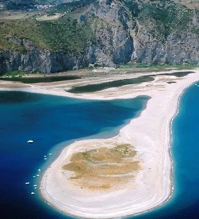 La Gatta Bianca Bed & Breakfast *