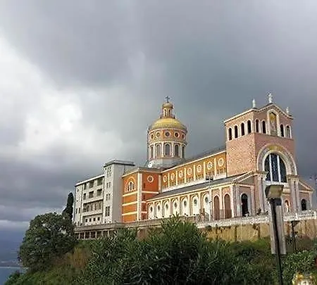 La Gatta Bianca 3*